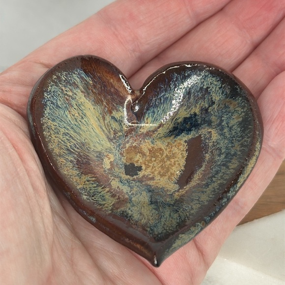 Tater Knob Pottery and Farm Heart Trinket Tray with Earthy Tones lot M16 - Picture 4 of 6